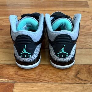 Jordan Sneakers Black and Mint